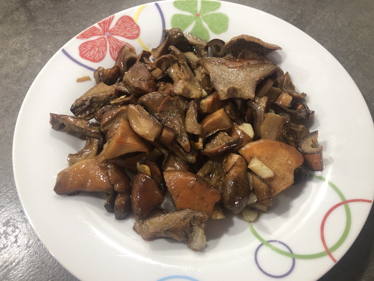 IgnacioLilloMon's tweet photo. Niscalos o rebollones, un plato delicioso, muy nutritivo, poco calórico y muy sencillo de hacer.

Disfruta de esta delicia, tu paladar y tu salud te lo agradecerán. 

https://t.co/QnYVH1kyu8

#nutrición #salud #zaragoza #niscalo https://t.co/6UNDql5gmQ