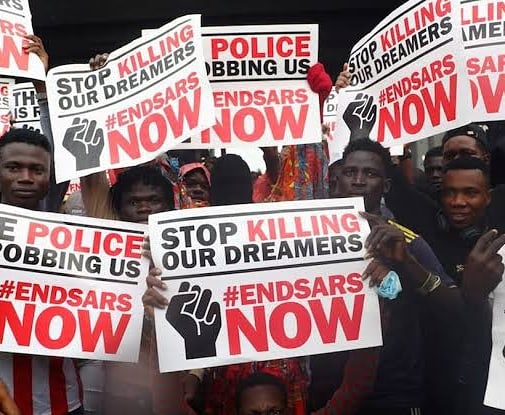 ESTREETng's tweet photo. MOVING FORWARD! 
It is your responsibility not to #burndown your own house while expressing your legitimate grievances. The state is not the enemy; the system is. It is your duty to fortify your own house so that you may be a house of refuge in seasons of organisation. https://t.co/UzpjK76BD0