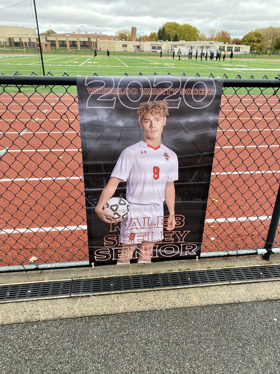 FLX_AD's tweet photo. Love the banners, @brad_vandusen ! Thank you to the Waterloo Goal Club for honoring our seniors! @GoalWaterloo @MrLandry5 https://t.co/CVlTj2H69d
