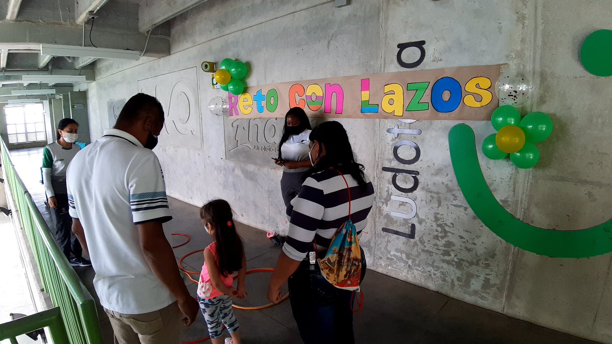 Marypat74278963's tweet photo. @INDERMEDELLIN
@AlcaldiadeMed
#ElINDERSeSiente
"Feria de servicios INDER" San Cristobal Comuna 60, UVA Nuevo Occidente.
EL INDER se siente y te cuida porque todos nuestros niños y niñas  son el amor y la alegría de nuestras LUDOTEKAS INDER https://t.co/d7pD6HJxRw