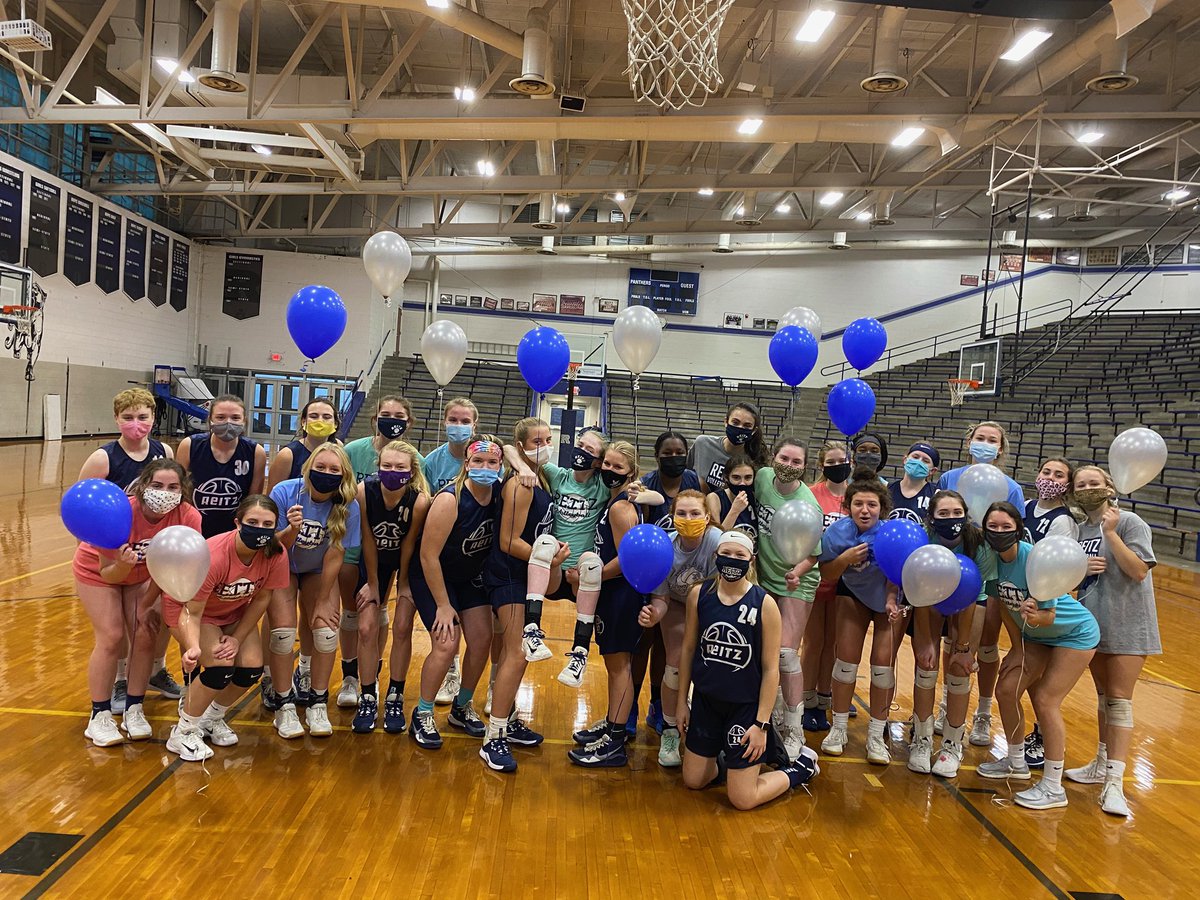 ReitzAthletics's tweet photo. @ReitzGirlsBB wishing @ReitzVball good luck at regionals! https://t.co/uXr3YibMyY