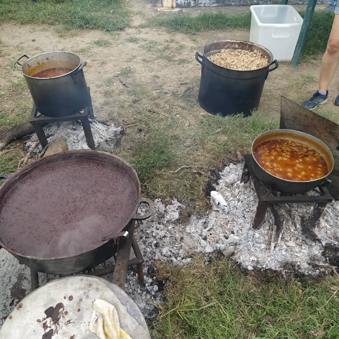 btcven's tweet photo. #Bitcoin doesn’t stop, we don’t stop either!
The people of #Venezuela need our help & we at @btcven's #BFVI are committed to help 'em
Thanks to your donations we were able to give almost 300 meals last weekend. Looking forward to see how many people we’ll be able to help today! https://t.co/dffjeMaDfJ