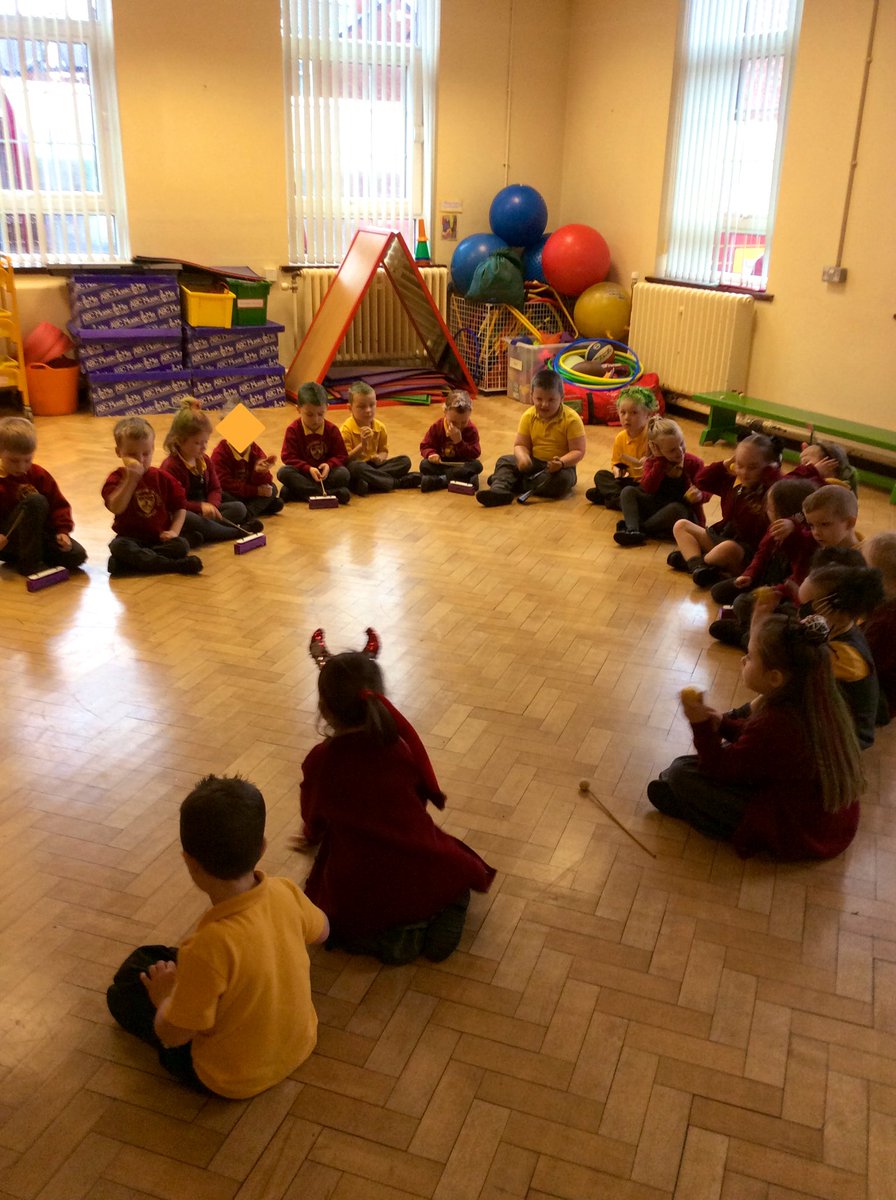 FRISroom4's tweet photo. This week in music we tried some new instruments and practised keeping the pulse! 🎶 https://t.co/2TjXYEbV5a