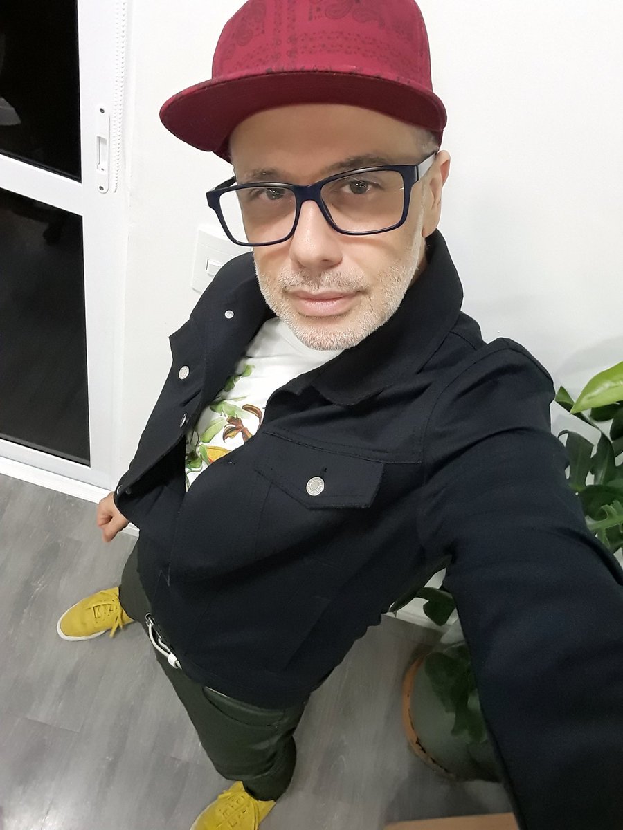 marcostosti1's tweet photo. #gay #gaybrasil #gaybeards #stylebeards #stylemen #fashion #fashionlife #beard #bearsself #bearsstyle #gayguy #gaygay #gays #BEARD #BeardGang #beardedlady #beardtwitter #beardlife #beardedguy #beardgay #beards https://t.co/lrB7DHFtX2