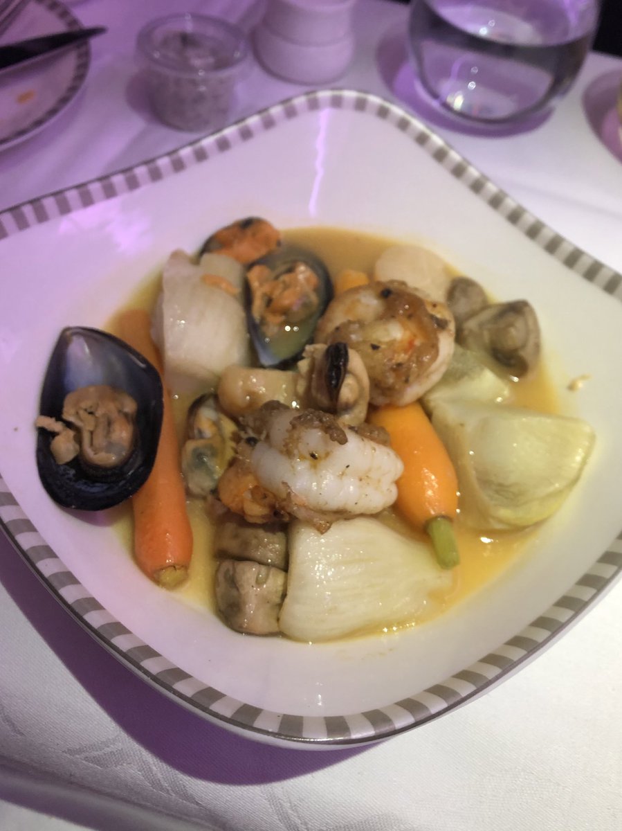 SiminNgai's tweet photo. Stab at food blogging 

#RestaurantA380 #ChangiAirport #SingaporeAirlines https://t.co/LWYzwxamqJ