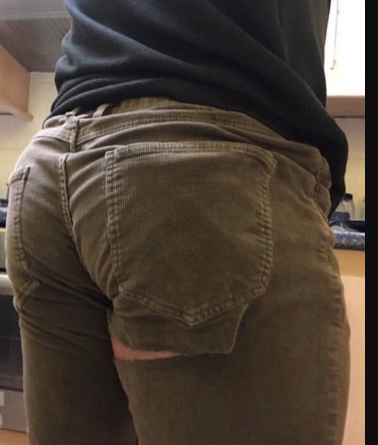 Dad needs new pants https://t.co/MdE1uNCS5w