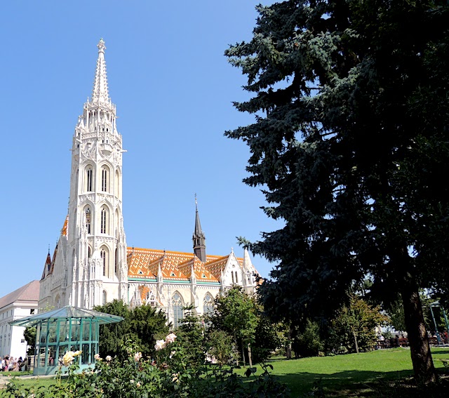 Time to stop dreaming about travel and start doing something about it.
#Budapest + #facemask and #handsanitiser equal an incredible weekend!
#travelblogger #Travel #Europe #Hungary #ExploreMore #explorepage #writerslife #worldsmileday #SaturdayMotivation
https://t.co/PRKsPYUQzT https://t.co/lzzSNH6TK4 https://t.co/N7EIfTeIj3