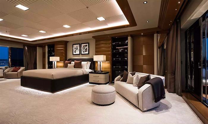 INTERIORPORN1's tweet photo. Beyoncé &amp; Jay-Zs $2M a week luxury Italian super-yacht https://t.co/EuGdZut5FS