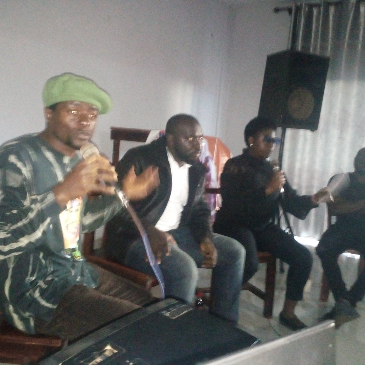 Mottanni's tweet photo. Sembene Discussions in Bamenda
#SembeneAcrossAfrica
#Lalig_Bamenda_Cameroon
#EndAnglophonCrisis
#Mottanni
#Ngraffipikin
#MBGA2020 https://t.co/bkeI1iWwbo
