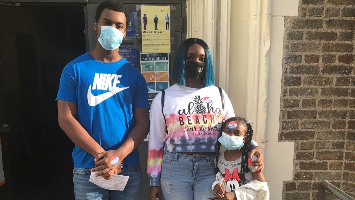 PAWorkFamilies's tweet photo. Voting is always a family affair. No better way to spend time with loved ones than early voting! #VoteTodayPhilly #VoteTodayPA 🧡💜 https://t.co/kXum3kQ1XL