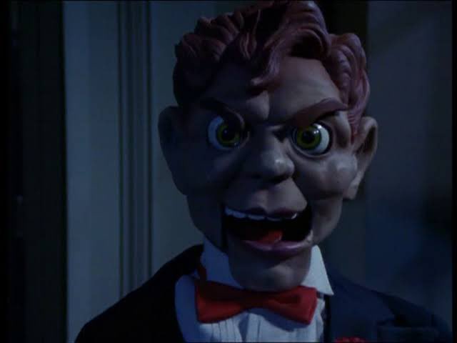 omar_syrinx2112's tweet photo. Goosebumps! #Goosebumps #RLStine #Books #Episodes #Monsters #HauntedMask #JackLanterns #GhostBeach #Slappy #CanadianTVShow #HorrorFam #Horror #Monsters #Childhood https://t.co/afQHOi6Lhc