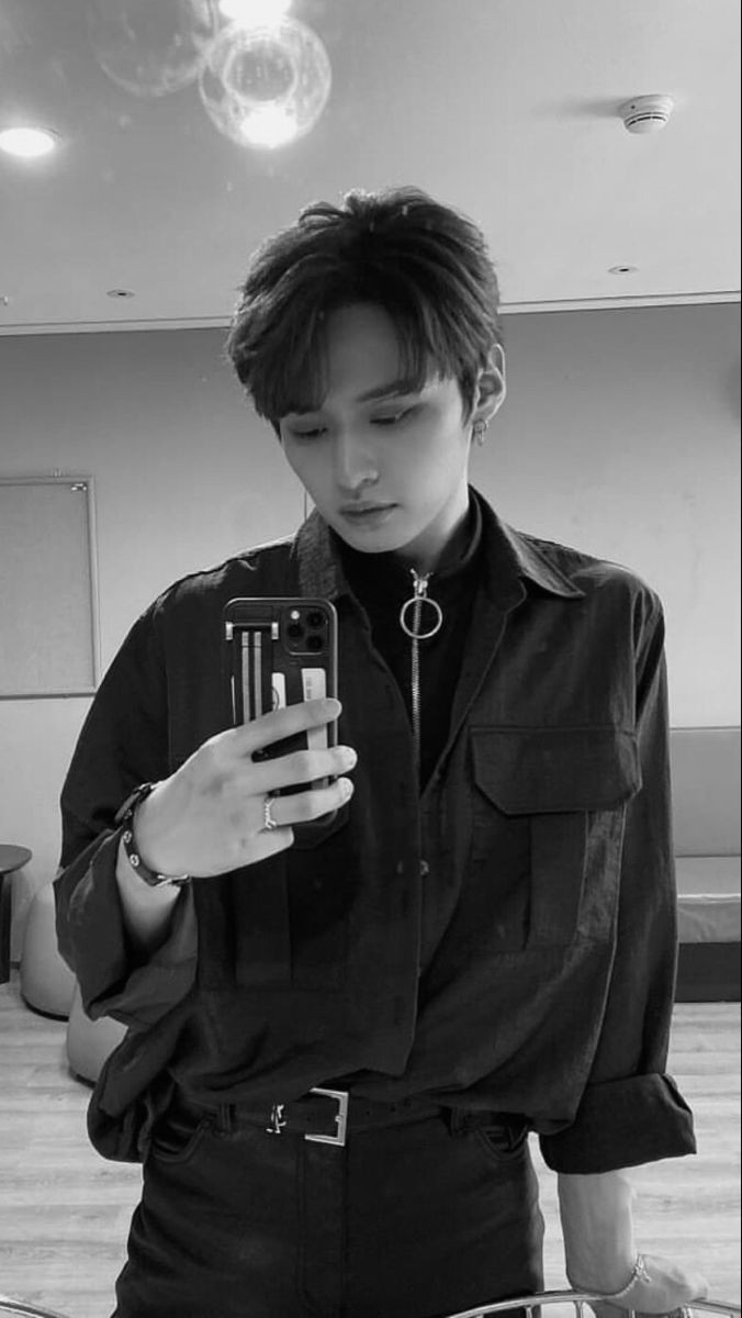 DenisAdri2's tweet photo. Hoy es el cumpleaños de mi bebé precioso Minho, se merece todo el amor del mundo, es una de esas personas que siempre te harán sentir bien y que indudablemente te sacará una sonrisa en el momento que lo necesites..
Lee Know es mi lugar seguro.
#HappyLeeKnowDay
#GlowingGemLeeKnow https://t.co/FBofGBBP5b