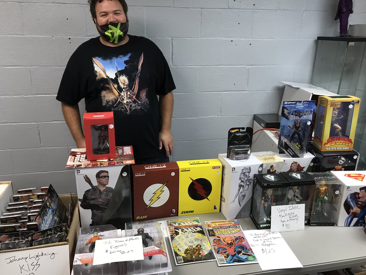 Campus_Comics's tweet photo. Campus Comics Mini-Con 4 is today. Come see all our vendors and sales! https://t.co/yeJ90ox80E