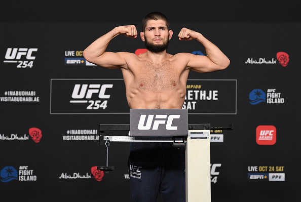 #UFC254 Official Result: Khabib Nurmagomedov (@TeamKhabib) def Justin Gaethje by Submission, Triangle Choke, Round 2, 1:34
All Results: https://t.co/3x8Pov4w4Y
#InAbuDhabi | @VisitAbuDhabi https://t.co/PQ7Ctr7Y6P