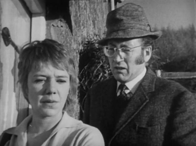 22/31 ROBIN REDBREAST (1970)A script editor who moves into a remote rural house uncovers a sinister plot with echoes of ancient rituals. Intelligent and unnerving, this is Frazerian folk horror at its finest. #31DaysOfHalloween