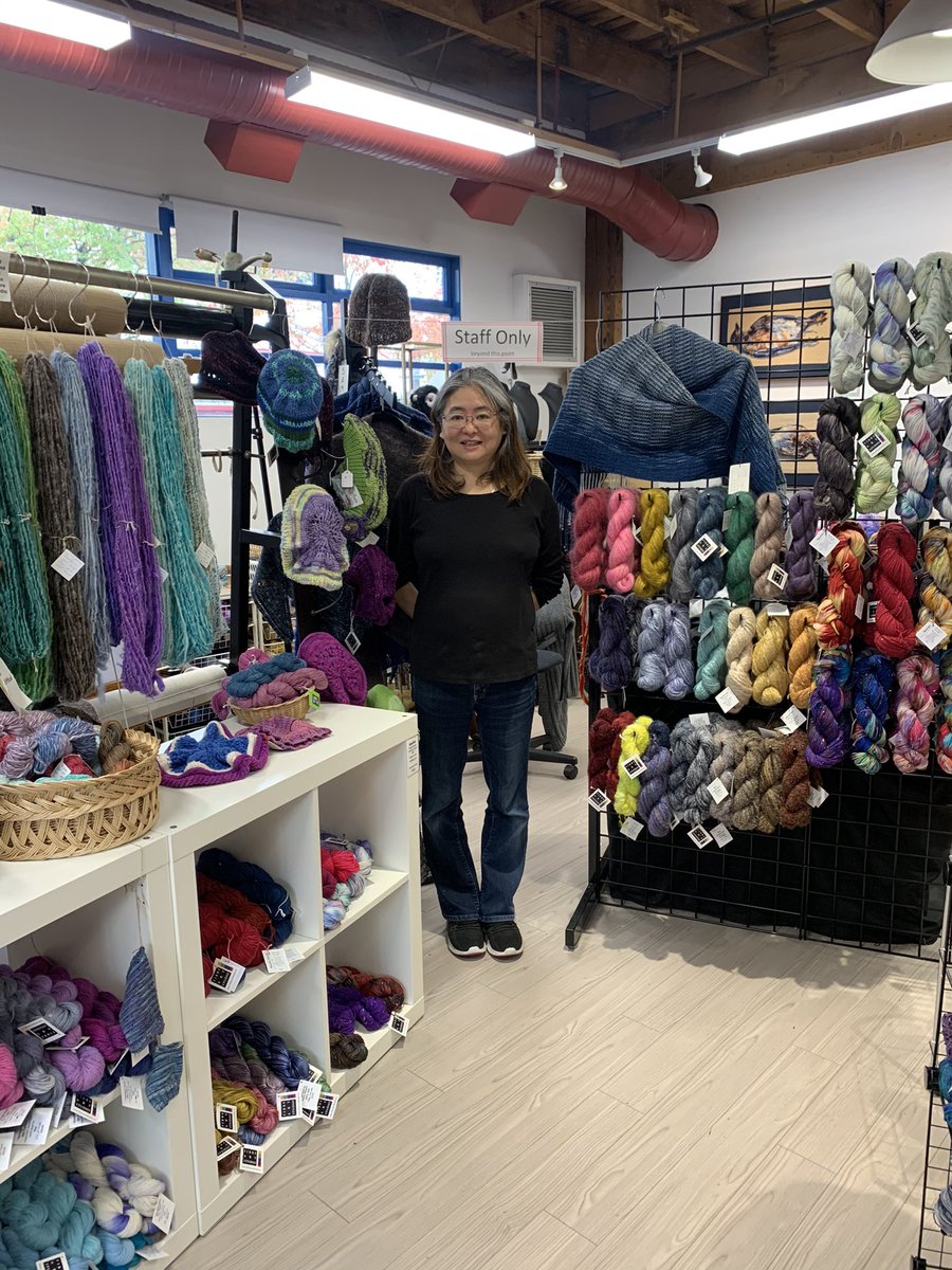 gibca_community's tweet photo. Meet Yoriko, one of the 5 fibre artists of the @fibre.art.studio in the #NetLoft at @granville_island.
.
The studio was founded in 1979 by artist Barbara Heller and is now the place to go for hobbyists and artisans alike. https://t.co/WifOgYO13X