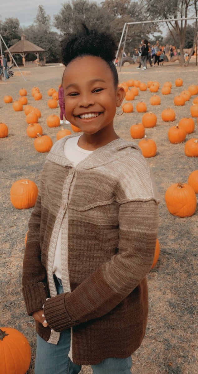 queenk3306's tweet photo. #pumpkinpatchfun🍂🧡 https://t.co/datptqcsnD