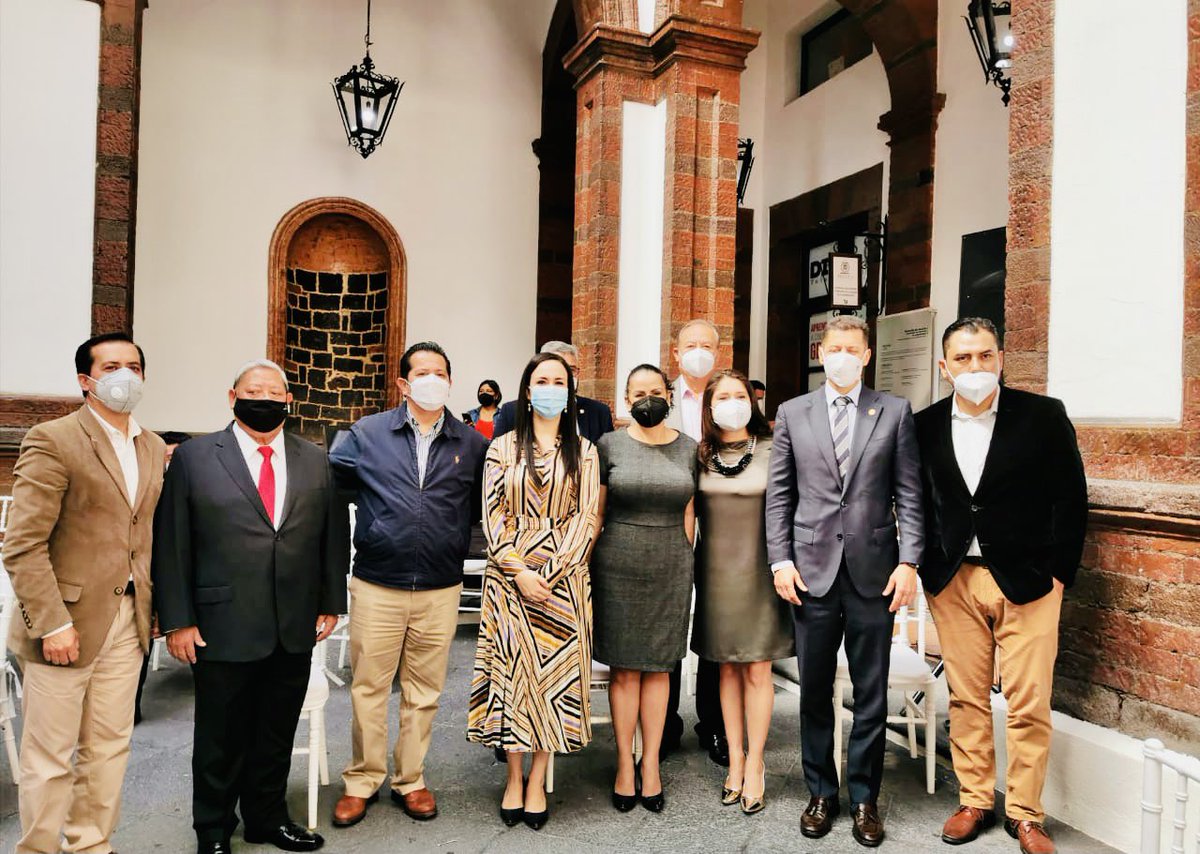 star__gz's tweet photo. 📍En el marco del “75Aniversario de la Organización de las Naciones Unidas.” Entregamos los Galardones #Reto2030
Muchas felicidades a todos los integrantes de la sociedad civil organizada por cumplir con los objetivos de desarrollo sostenible en nuestro Municipio.
#Agentes2030 https://t.co/FUWTiJrj4P