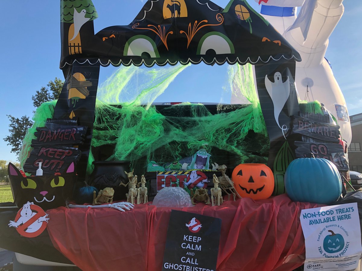 #HappeningNOW
Langley drive-thru Trunk or Treat! https://t.co/RWchvBDGPT