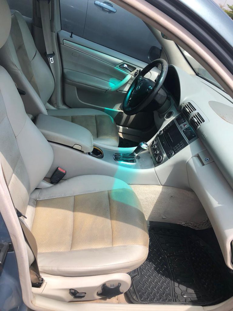 SarkinMota_AMF's tweet photo. I BEG YOU IN THE NAME OF GOD DON’T SKIP WITHOUT RETWEETING

Extremely clean Benz c230 2006 

LOCATION: Abuja !!! 

PRICE: 1.5M 🤯🤯

Dan Allah help a brother and retweet https://t.co/sKsAtmjXVa