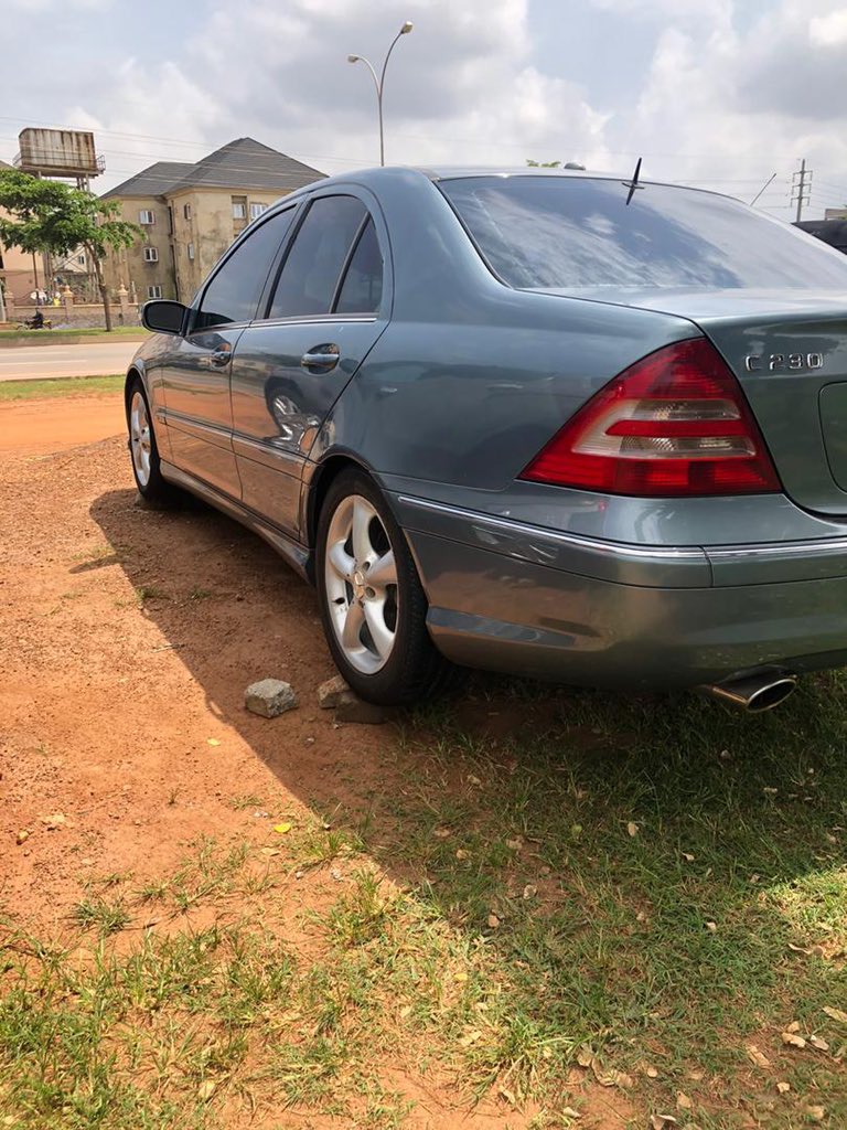 SarkinMota_AMF's tweet photo. I BEG YOU IN THE NAME OF GOD DON’T SKIP WITHOUT RETWEETING

Extremely clean Benz c230 2006 

LOCATION: Abuja !!! 

PRICE: 1.5M 🤯🤯

Dan Allah help a brother and retweet https://t.co/sKsAtmjXVa