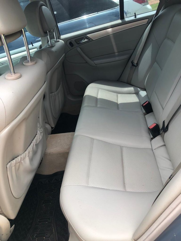 SarkinMota_AMF's tweet photo. I BEG YOU IN THE NAME OF GOD DON’T SKIP WITHOUT RETWEETING

Extremely clean Benz c230 2006 

LOCATION: Abuja !!! 

PRICE: 1.5M 🤯🤯

Dan Allah help a brother and retweet https://t.co/sKsAtmjXVa