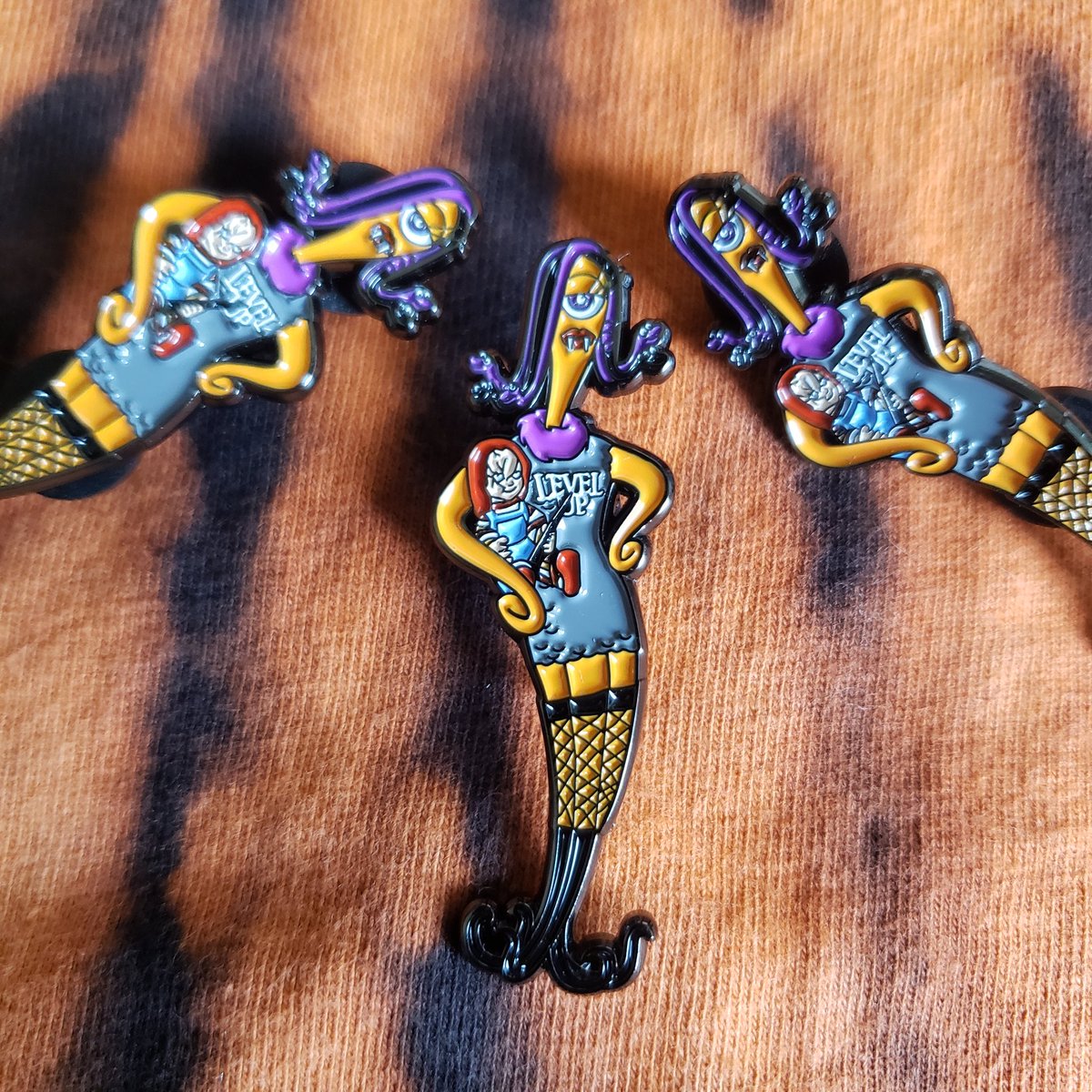 MrMartianDesign's tweet image. Introducing.... 
🎃Mike Spookzowski x Spooky Celia🔪
🗣️ On sale TODAY at 4:20 CST 💨
👁LE 175