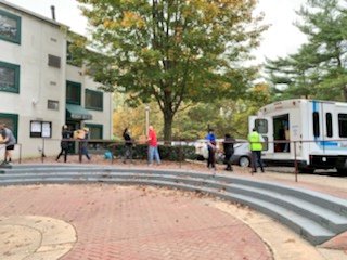 MarketMaverik's tweet photo. Great day volunteering with Cornerstones VA, Heritage Fellowship Church Reston, Volunteer Fairfax in #FairfaxCounty #NoVA distributing food to families in need. Thank you to the #volunteers and caring staff @Cornerstonesva @VolunteerFFX.
#volunteerfest2020 #vfest2020 https://t.co/uz4xDgao7A
