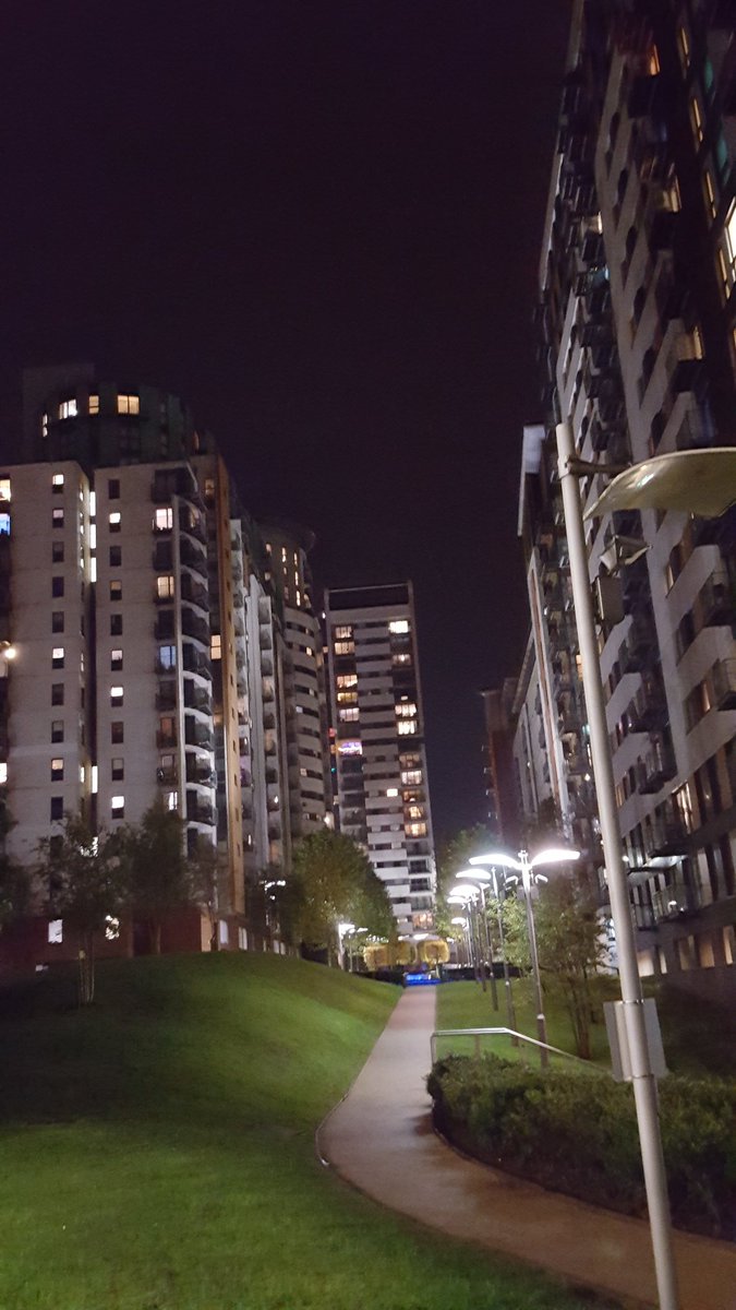 BH_CAG's tweet photo. As everywhere closed at 10pm thousands check in to flammable flats for the 2nd night in Tier 3 @GreenQuarterMcr #Manchester

All have no idea when &amp; if their #claddingscandal will end

@McrCladiators
@EOCS_Official
#EndOurCladdingScandal
#Tier3Blockdown 
@RobertJenrick  
@mhclg https://t.co/RbCkn9bXiF