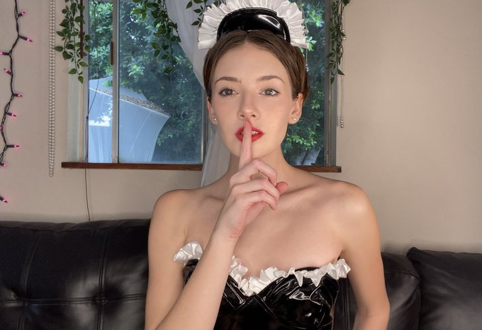 Watch 𝕝𝕖𝕟𝕒's leaked NSFW photo on TwXstars