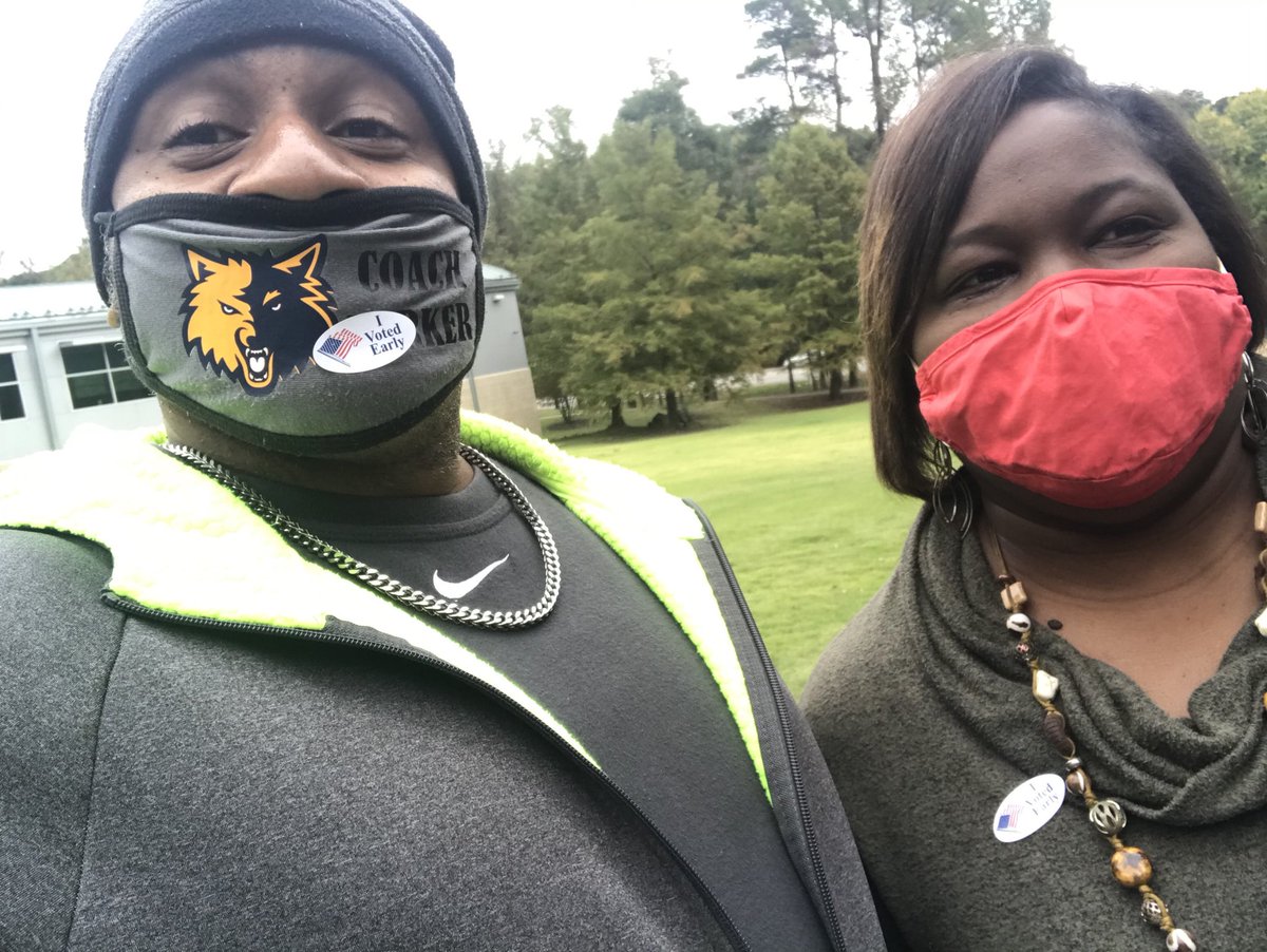 CoachparkerKp's tweet photo. The Parker’s voted! https://t.co/yPK4FBGKHg