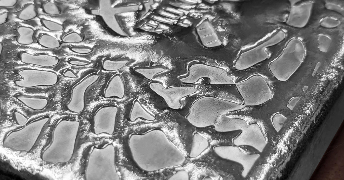 MetalsPioneer's tweet photo. Who's a fan of this texture on our Silver Bars? Tell us what you think! 

#PioneerMetals #Silver #SilverCoin #PreciousMetals #SilverBar #SilverStack #SilverStacks
⁠ https://t.co/NQwezf9CaV