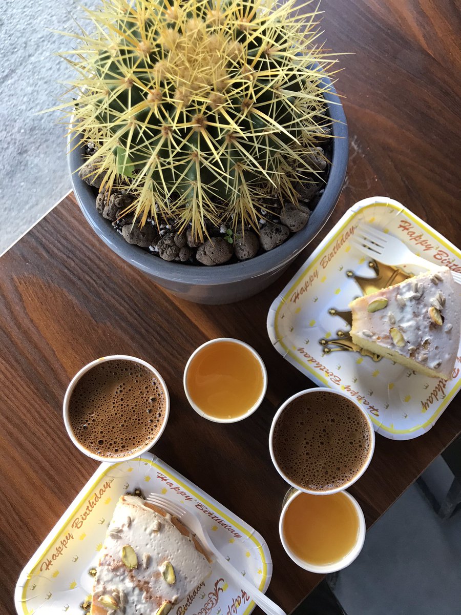 دلم میخواد چمدان خیالاتم را بردارم و بند رویا هایم‌شم و زیر سقف اسمان با موهای تو ارزو هامو ببافم