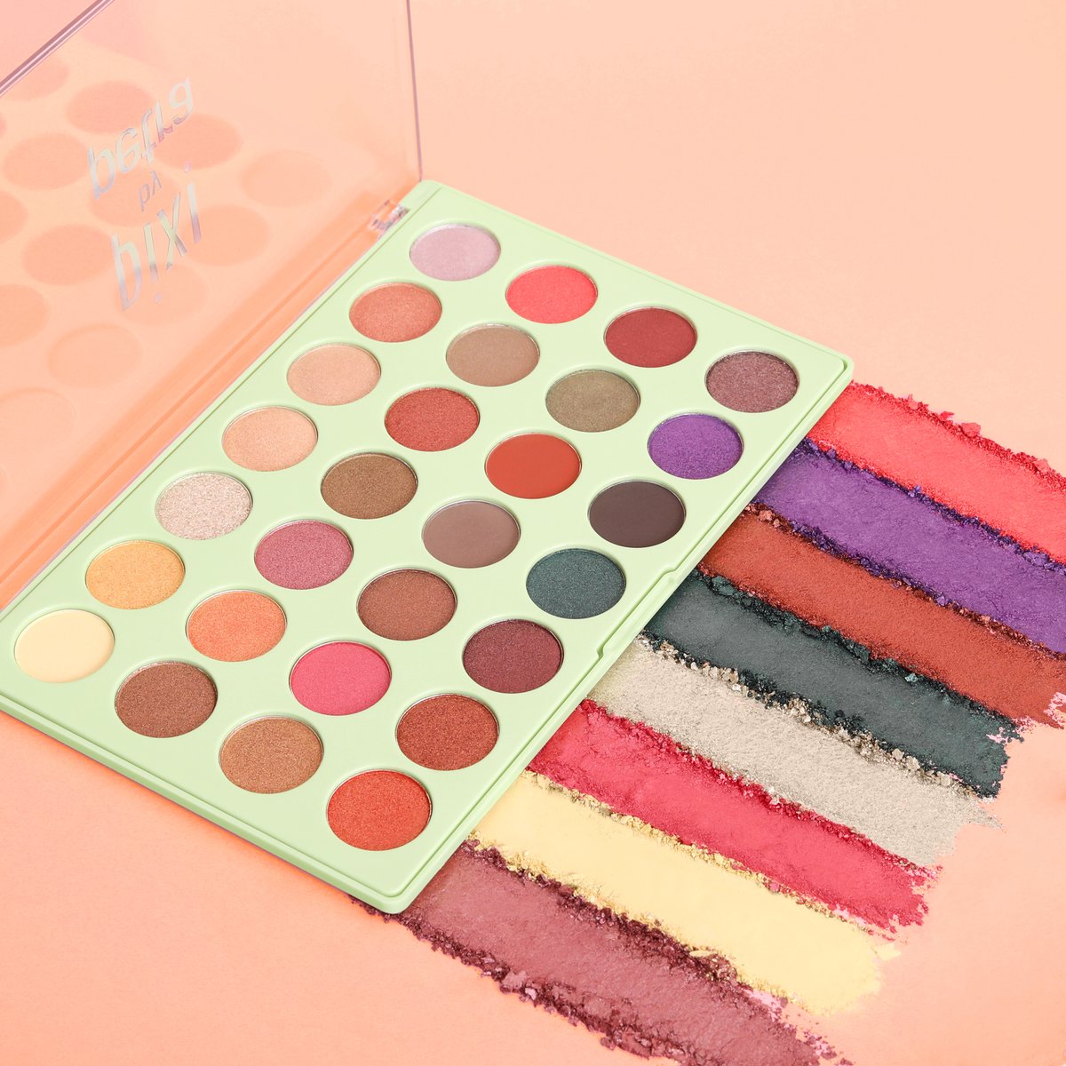 ✨ Dream Shadow Palette ✨ Time to define and brighten the eyes with ease! This palette is curated with 28 super silky mineral eyeshadows to create endless #PixiPerfect eye looks! 💚 #PixiBeauty #GLOWtober #Makeup