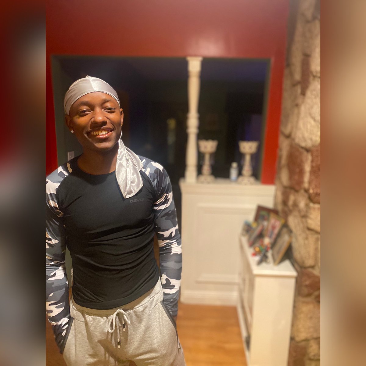 parispmusic's tweet photo. Pretty Boy P
🧊💨

#music #producer #engineer #rapper #singer #soundcloud #NewMusic #Beats #ExplorePage #ParisP #Quarantine #Share #Libra #PrettyBoyP https://t.co/BRYJWgQIDU