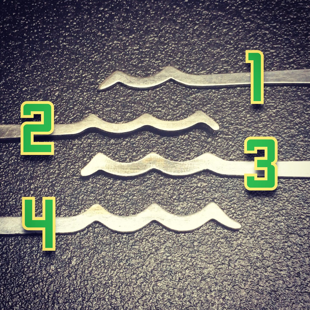 LockNoob1's tweet image. Game time! One of these rakes is hand filed by eye, the rest are commercially available. Guess which one is hand made but extra points if you can guess each brand! 😃👍 #Locksport #lockpicking #lockpicktools #locksmith