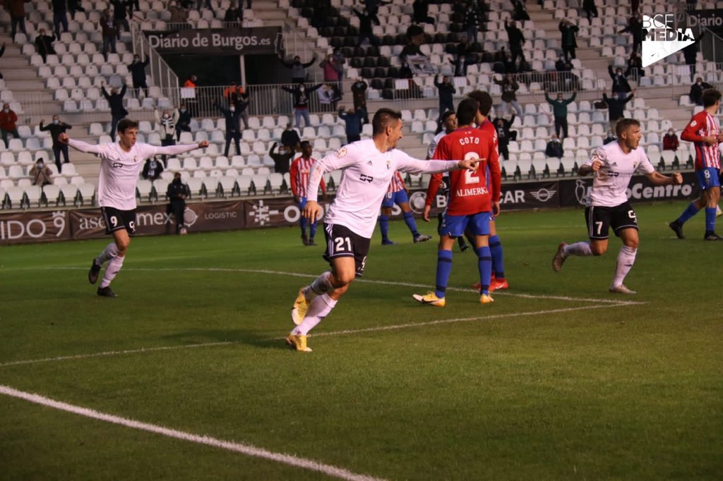Burgos_CF's tweet photo. ¡EL PRIMERO DE LA TEMPORADA, DON SAÚL BERJÓN!

#BCFvRSGB
#OrgulloYTradición 🤍🖤 https://t.co/lembQCto2m