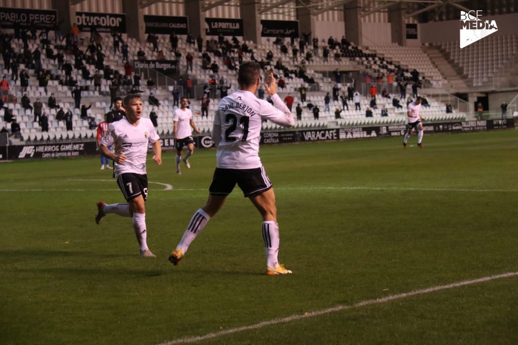 Burgos_CF's tweet photo. ¡EL PRIMERO DE LA TEMPORADA, DON SAÚL BERJÓN!

#BCFvRSGB
#OrgulloYTradición 🤍🖤 https://t.co/lembQCto2m