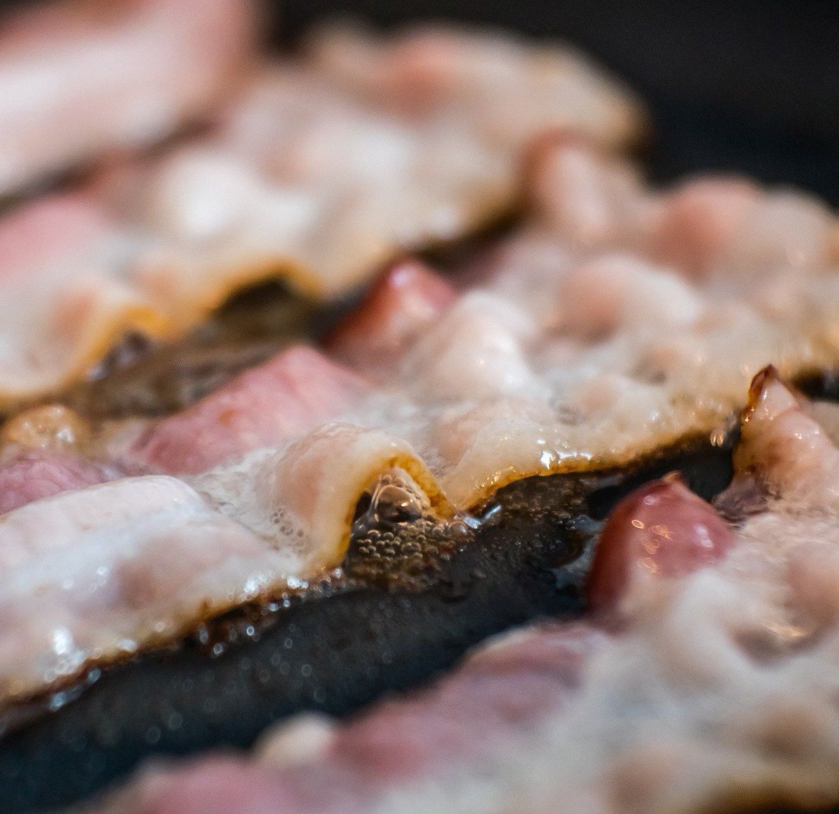 PPGCFarmShop's tweet photo. There is nothing quite like the smell of sizzling bacon.
Full breakfasts now back on the menu in our Secret Garden Cafe, open 10.30 Sunday, 8.30 Monday - Saturday.
Give yourself a morning treat. #breakfastinbath #shoplocal #weloveBath https://t.co/fbXRcfqS02
