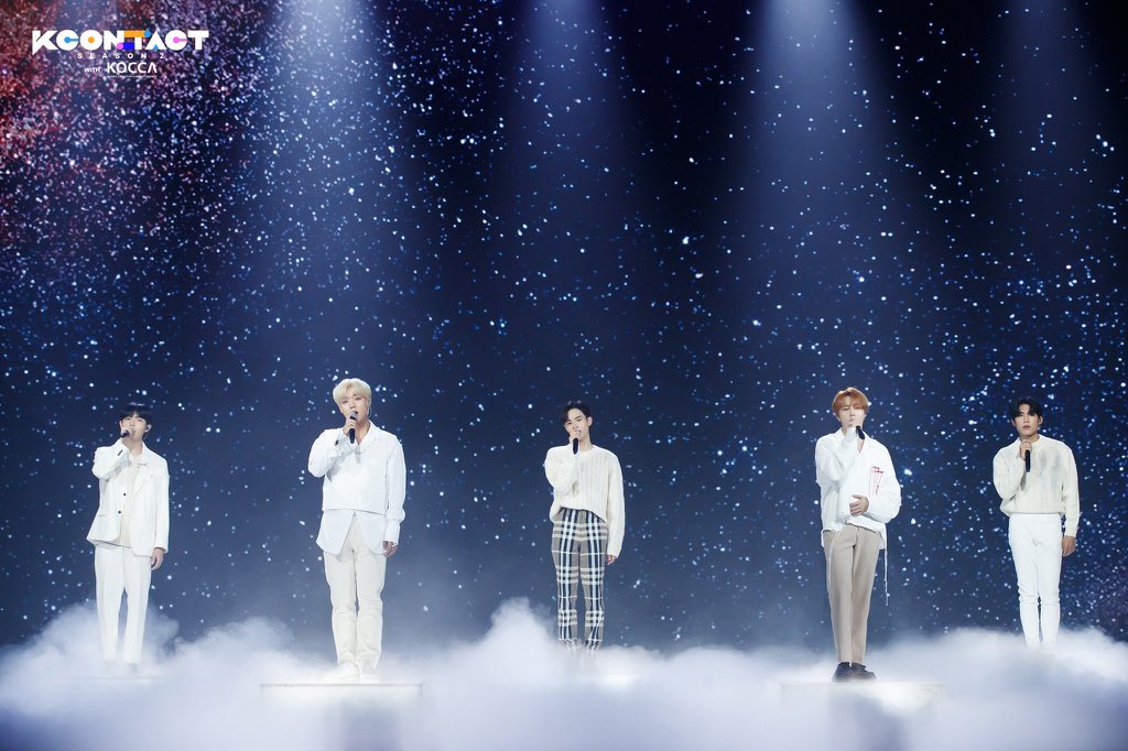 sellgoods96's tweet photo. 아니 이게 무슨 일이야 새벽에 보고 오열했네ㅠㅠㅠㅠㅠㅜ  얘들아 우리 워너원ㅠㅠㅠㅠㅠ 내 첫사랑ㅠㅠㅜㅜㅠㅠ https://t.co/sRkR1WolvJ
