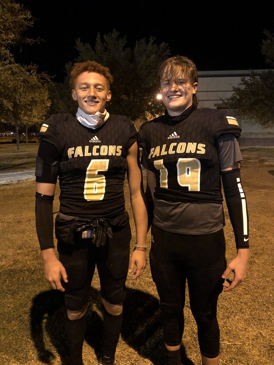 So many emotions.... last home game for these two! I’ve enjoyed every moment with them. I’m excited to see what their future looks like! #cjandjay #falcons #senior2021