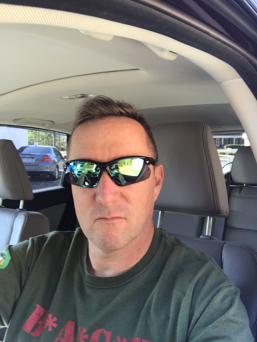 MajorBurnsJim's tweet photo. 🏎 ...just out driving around 🚦🕶#drivingaround #checkingthingsout #army #armystrong #soldier #stage #veteran #actors #singer #commercial #spartan #actorslife #spartan https://t.co/heMWUOr5kF