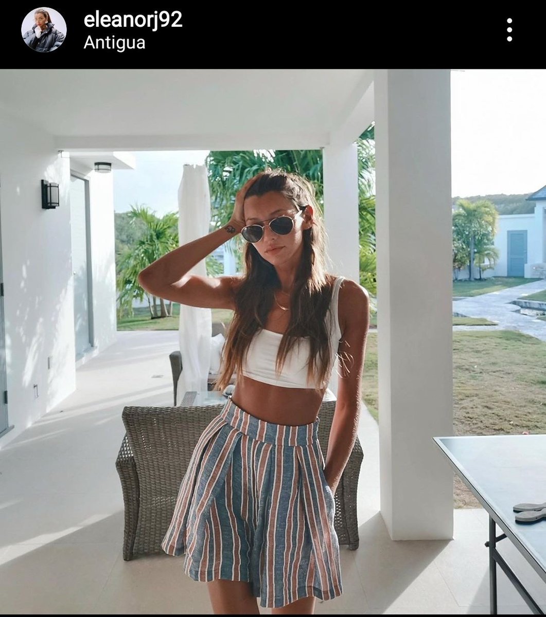 You can say it's a tan from her 2 holidays this year, but as you probably know, when you are tan, it doesn't just disapear and reappears all of the time in matter of few weeks.