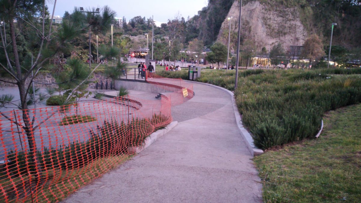 Queridos amigos, a partir del día de hoy, se abre acceso peatonal desde av Santa Fe. Es decir, podrán pasar caminando desde Av. Santa Fe al parque. 😮👏🌳