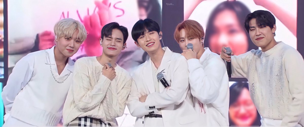 I really adore Jaehwan because he always wants to see everything from the positive and happy side. He really worked hard earlier to brighten up the room with his silly antics. He didn't want to make this reunion sad bcs he already promised: No more tears, only happy memories 😊😊