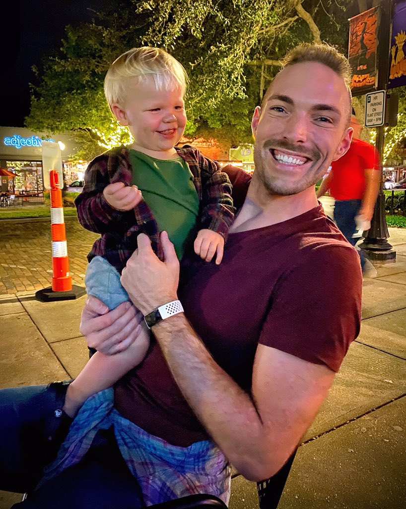 troyjrobertson's tweet photo. True or false: this is the happiest I’ve been all of 2020 😍 #cheesin
#ALERT #UncleTroy #babyLeo #IssaLook #wintergarden ♥️ https://t.co/mDhoGH6TgN