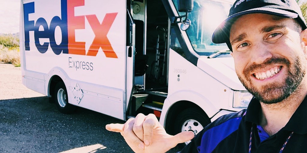 We love to see our team members happy while theyโre out doing their thing. Happy #WorldSmileDay everyone! ๐ https://t.co/fdtL7XS9fk