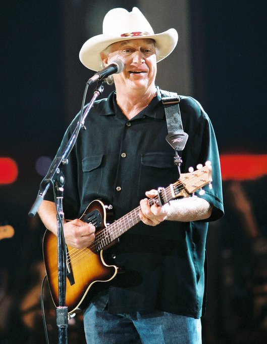 ElHFOhYX0AA3h6h?format=jpg&name=small