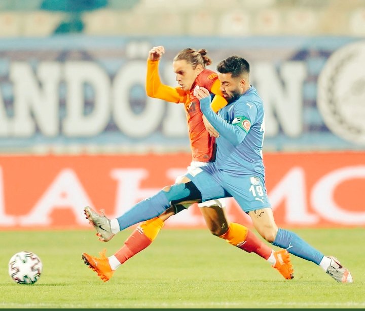 Erzurum maçı, sinir uçlarımızdır.
Puan kaybına tahümüllümüz, rakip kahkahasına sabrımız yoktur.
Vuracaksan vur, öleceksen öl!!! 

#ERZvGS