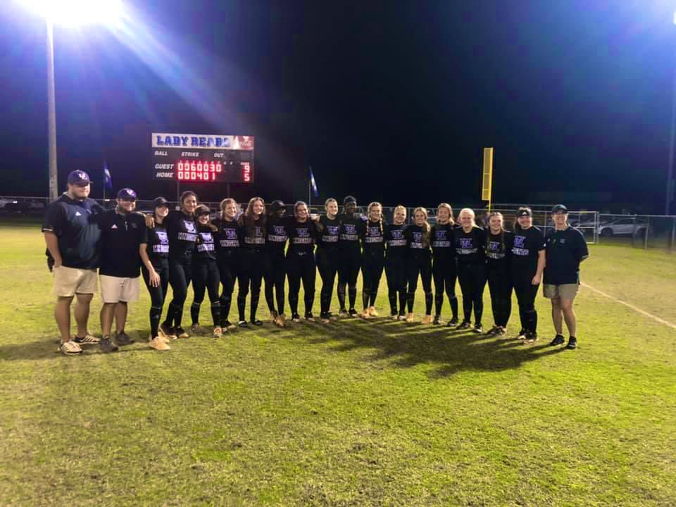 skyebird7's tweet photo. finishing our season making history at Upson Lee was by far the best moment of 2020. UL softball has never made it to the sweet sixteen before &amp; although our season stops there, we’ve accomplished so much this year. go knights!! https://t.co/Gch2ZeGHmX
